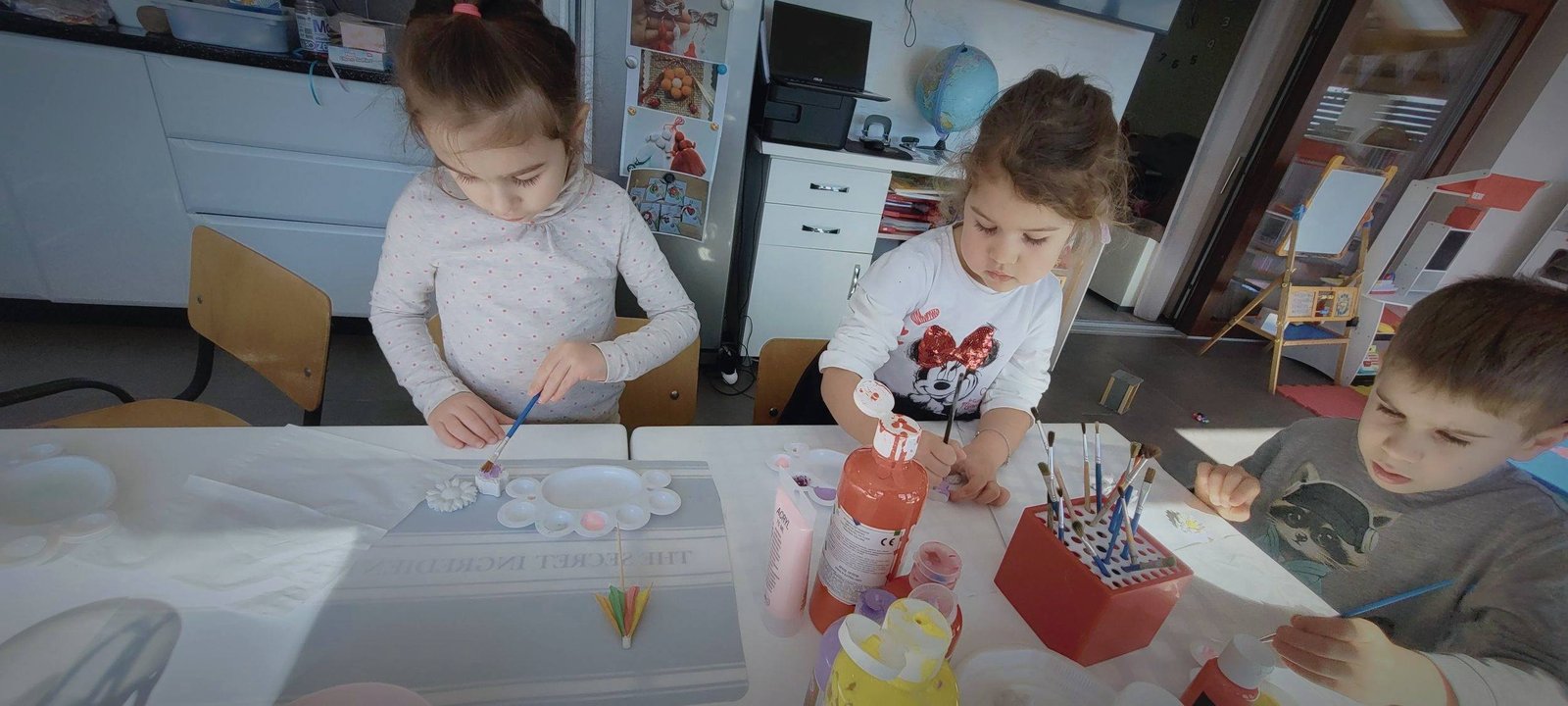 Ateliere creative și practice
